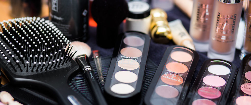 Make Up_breit